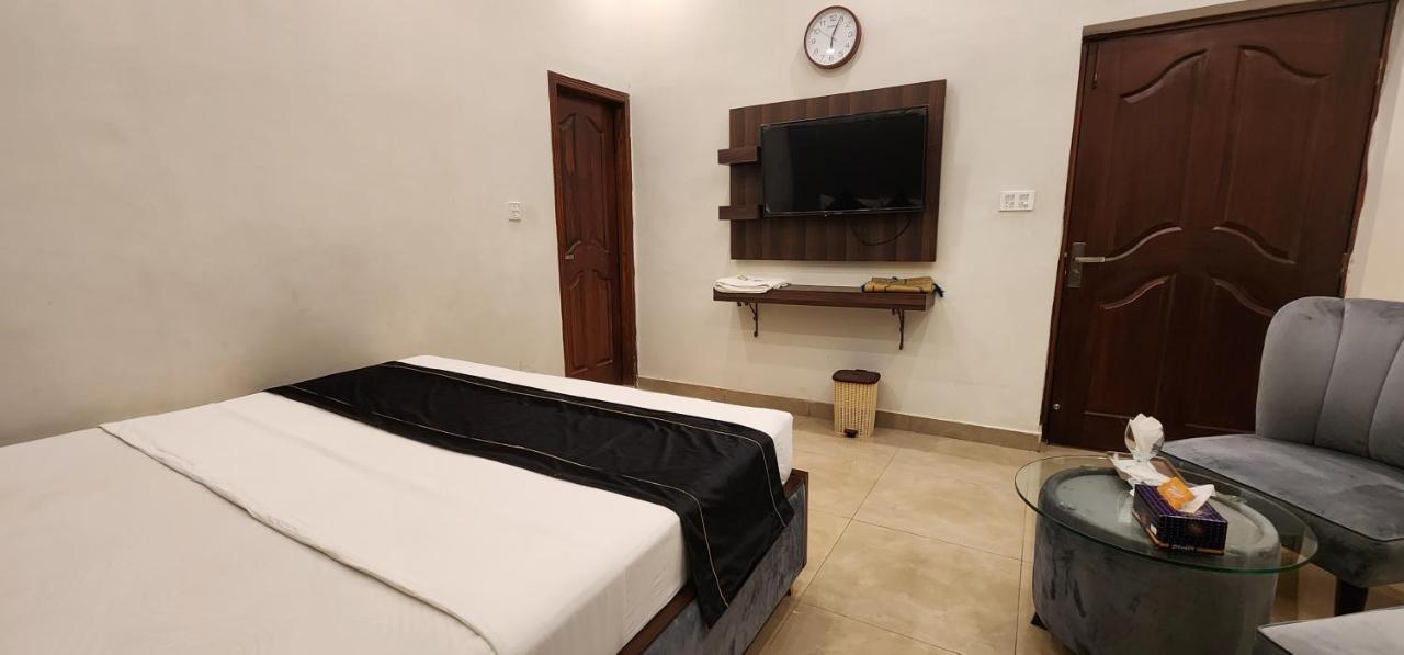 Red Fort Hotel Gulberg Lahore Exterior photo
